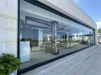 Albert Genau Hareketli Cam Duvarlar CamDuvar