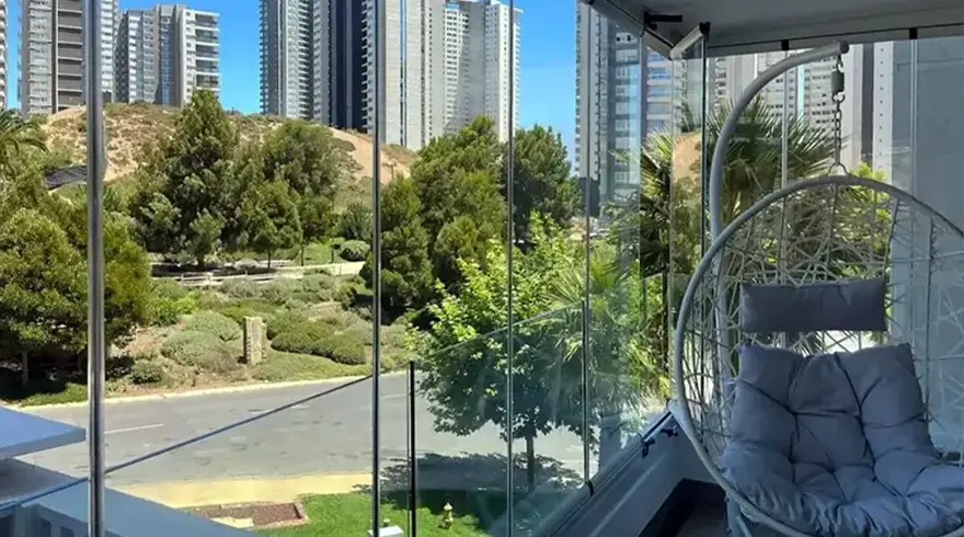 Albert Genau Sliding & Folding Glass Systems Optima-Tango